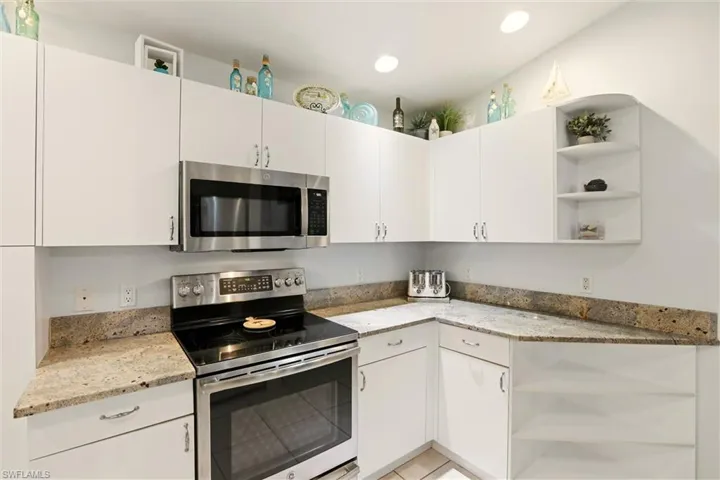 218  Marseille  DR, Naples, FL 34112
