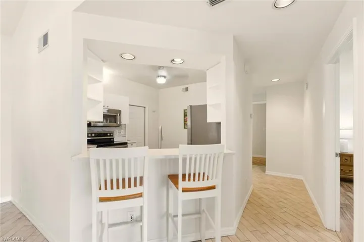 636 Windsor Sq # 102, Naples, Florida 34104