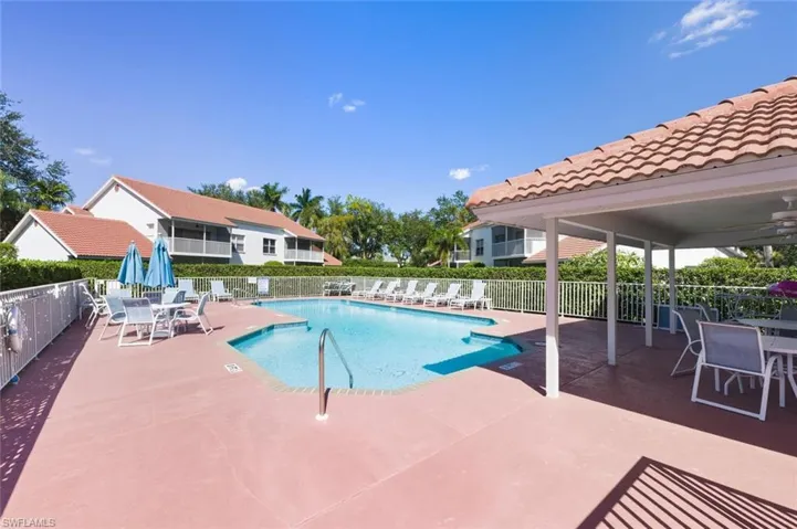 636  Windsor  SQ, Naples, FL 34104
