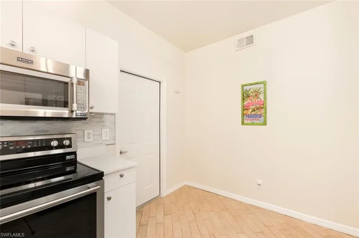 636 Windsor Sq # 102, Naples, Florida 34104
