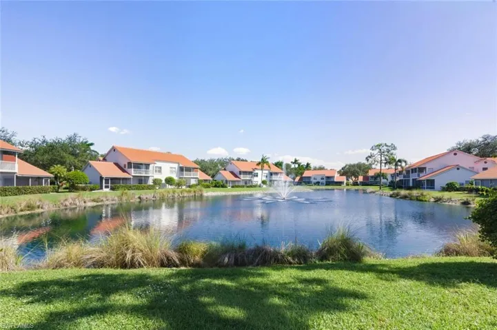 636 Windsor Sq # 102, Naples, Florida 34104