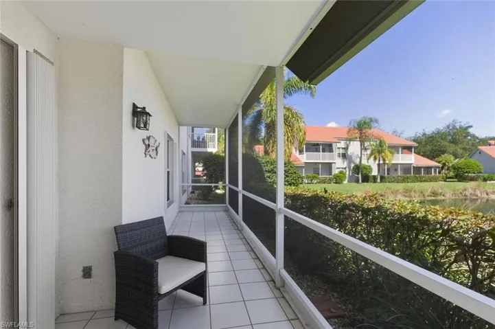 636  Windsor  SQ, Naples, FL 34104