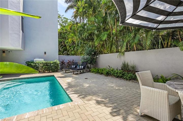 Private courtyard for grilling and soaking up the Florida sunshine