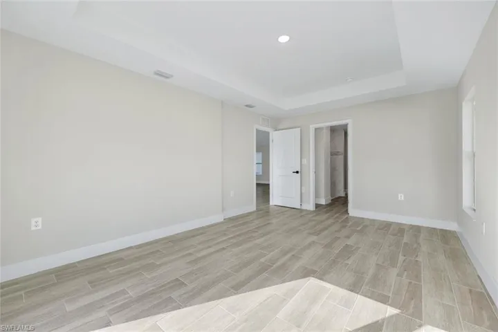 dormitorio principal con bano privado