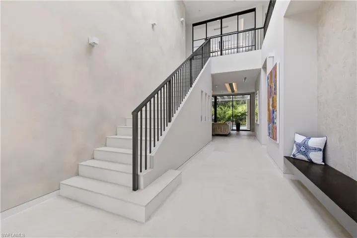 590 6th Ave N, Naples, Florida 34102