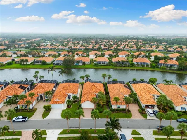 3212  Benicia  CT, Naples, FL 34109