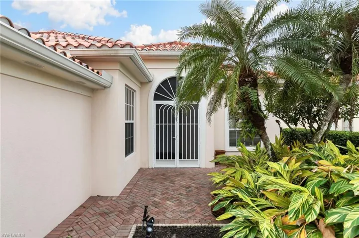 3212  Benicia  CT, Naples, FL 34109