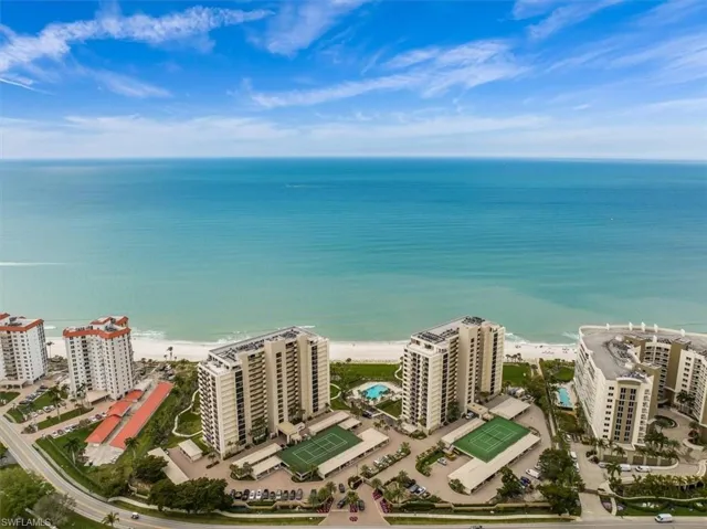 10951  Gulf Shore  DR, Naples, FL 34108