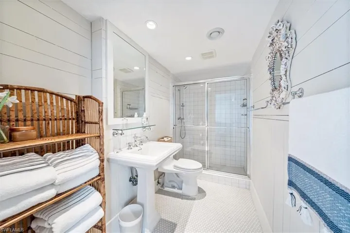 Guest Bathroom 2 in also en-suite.