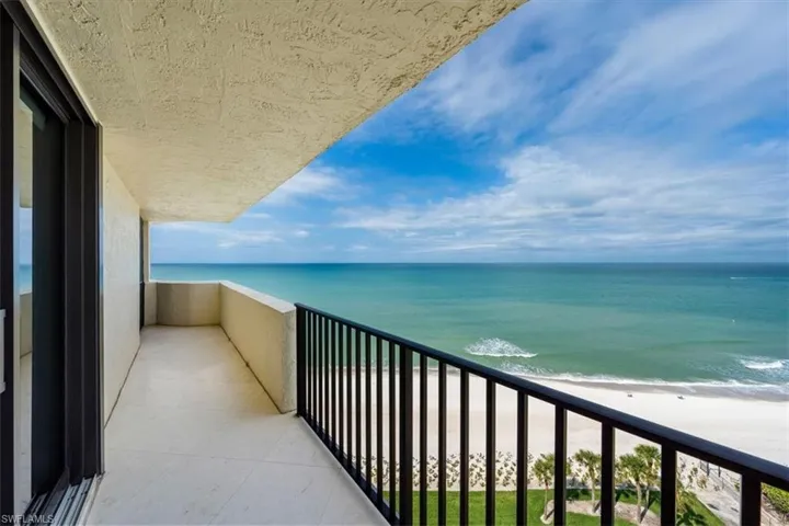side balcony