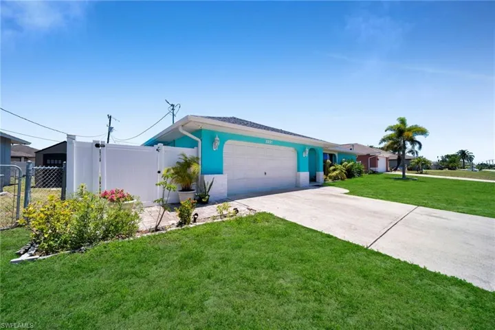 3221 Sw 11th Pl, Cape Coral, Florida 33914