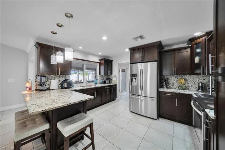 3221 Sw 11th Pl, Cape Coral, Florida 33914