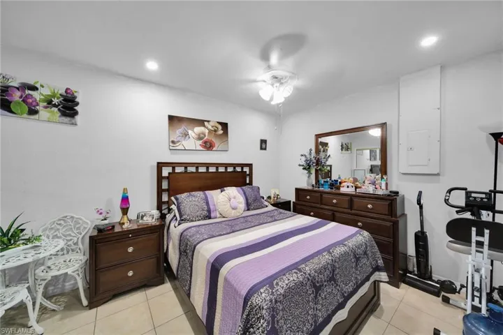 3221 Sw 11th Pl, Cape Coral, Florida 33914