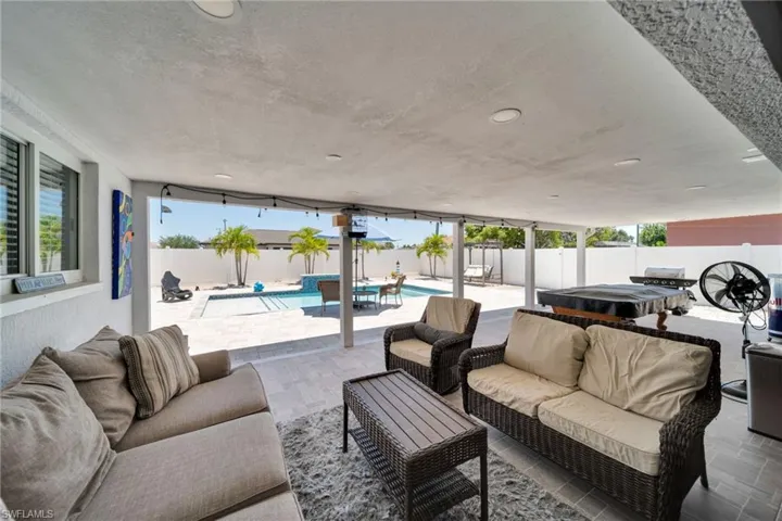 3221 Sw 11th Pl, Cape Coral, Florida 33914