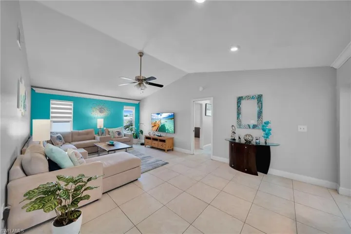 3221 Sw 11th Pl, Cape Coral, Florida 33914