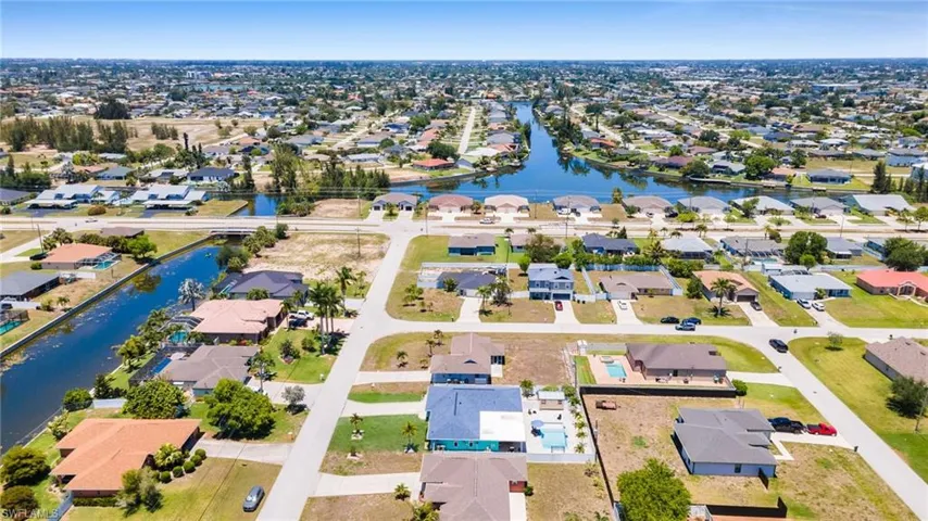 3221 Sw 11th Pl, Cape Coral, Florida 33914