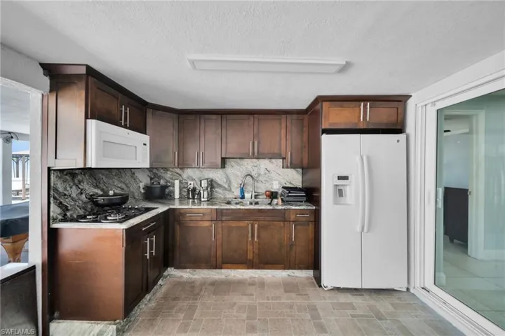3221 Sw 11th Pl, Cape Coral, Florida 33914