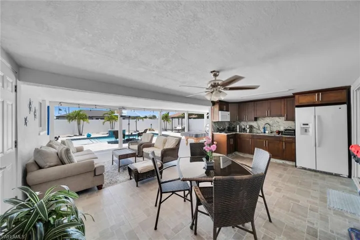 3221 Sw 11th Pl, Cape Coral, Florida 33914