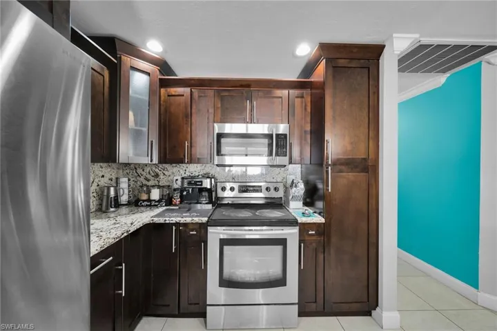 3221 Sw 11th Pl, Cape Coral, Florida 33914