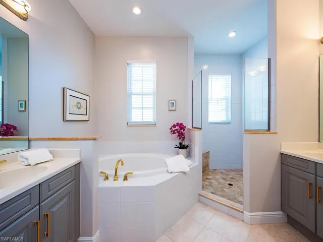 Ensuite Owner's Bath