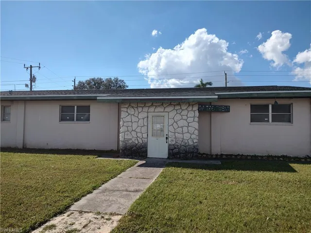 50  Mildred  DR, Fort Myers, FL 33901