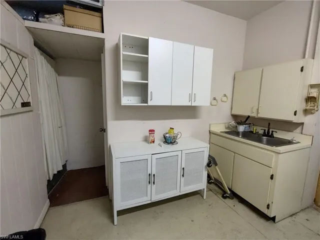 50  Mildred  DR, Fort Myers, FL 33901