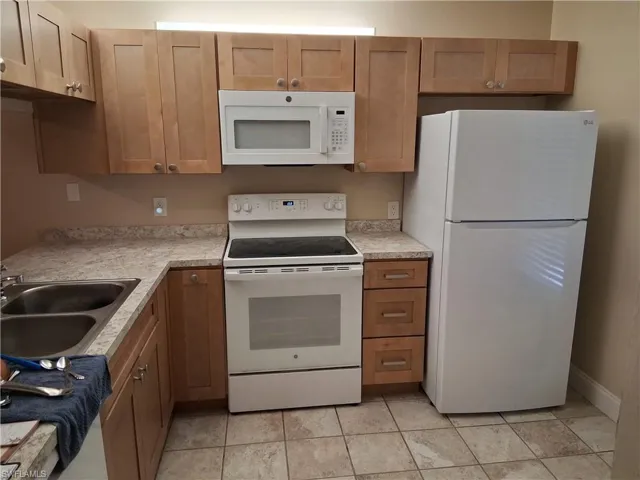 15000 Arbor Lakes Dr E 3, North Fort Myers, Florida 33917