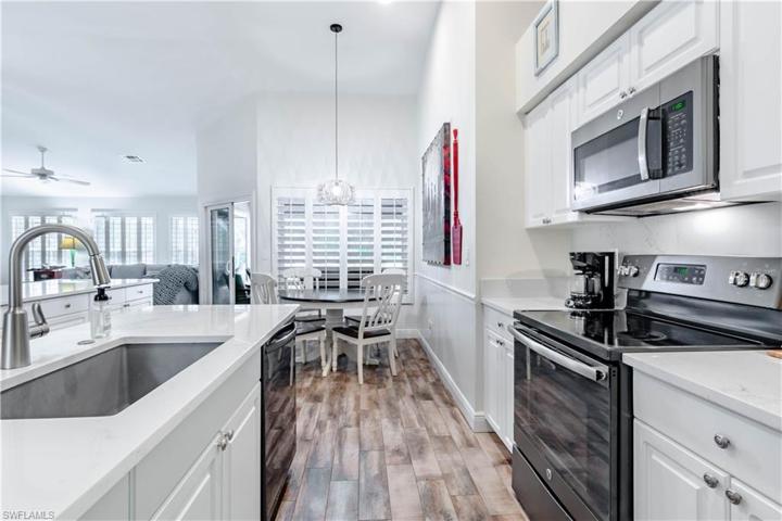 7653  Citrus Hill  LN, Naples, FL 34109