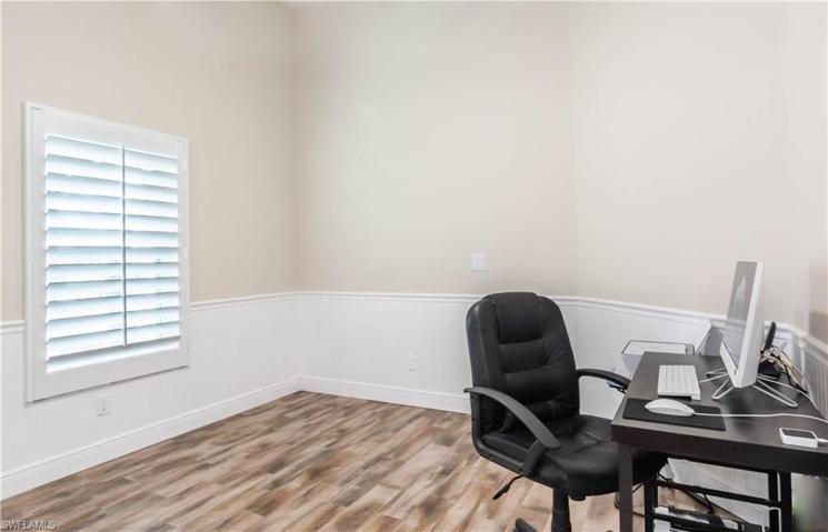 7653  Citrus Hill  LN, Naples, FL 34109