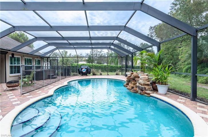 7653  Citrus Hill  LN, Naples, FL 34109
