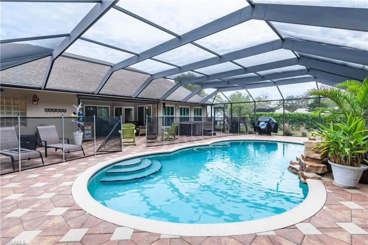 7653  Citrus Hill  LN, Naples, FL 34109