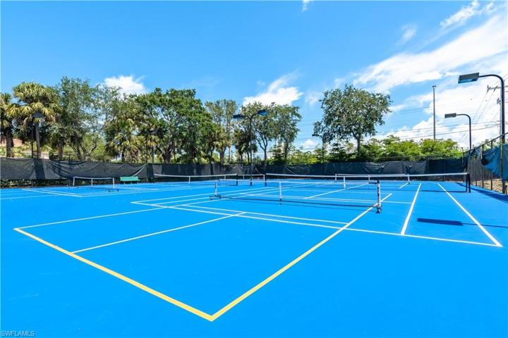 Tennis & Pickleball Courts