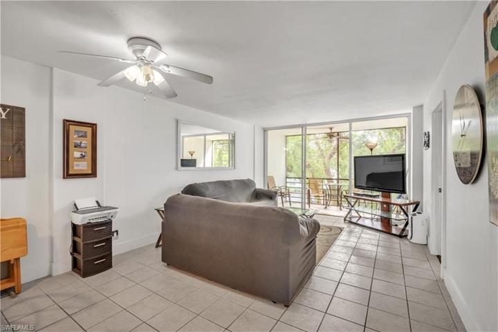 116  Royal Park  DR, Oakland Park, FL 33309