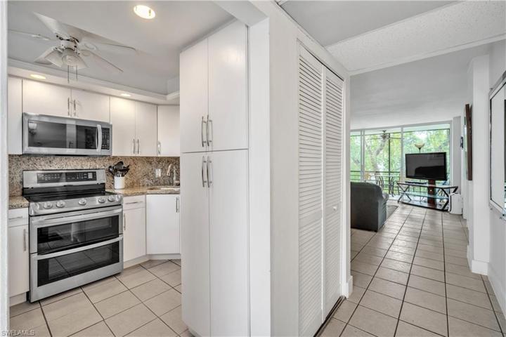 116  Royal Park  DR, Oakland Park, FL 33309