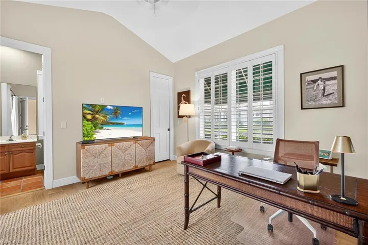 556 Eagle Creek Dr, Naples, Florida 34113