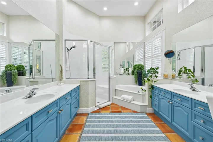 556 Eagle Creek Dr, Naples, Florida 34113