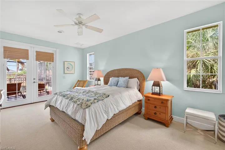 556 Eagle Creek Dr, Naples, Florida 34113