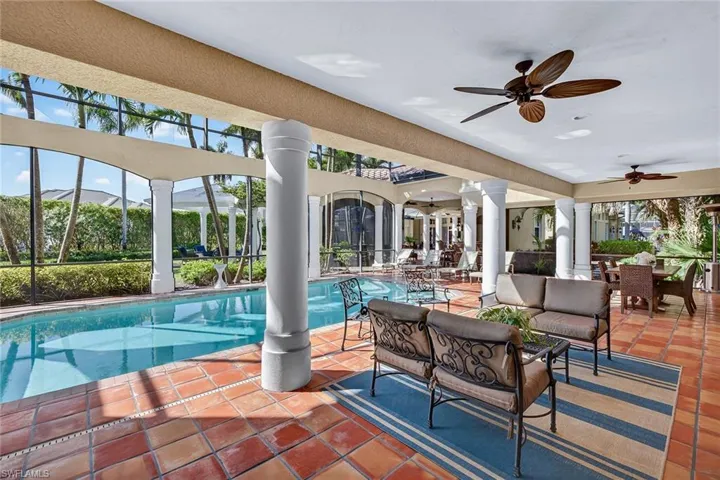 556 Eagle Creek Dr, Naples, Florida 34113
