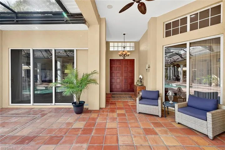 556 Eagle Creek Dr, Naples, Florida 34113