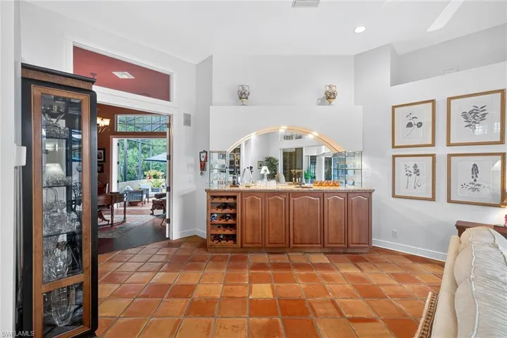 556 Eagle Creek Dr, Naples, Florida 34113