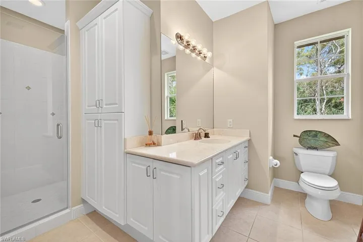556 Eagle Creek Dr, Naples, Florida 34113