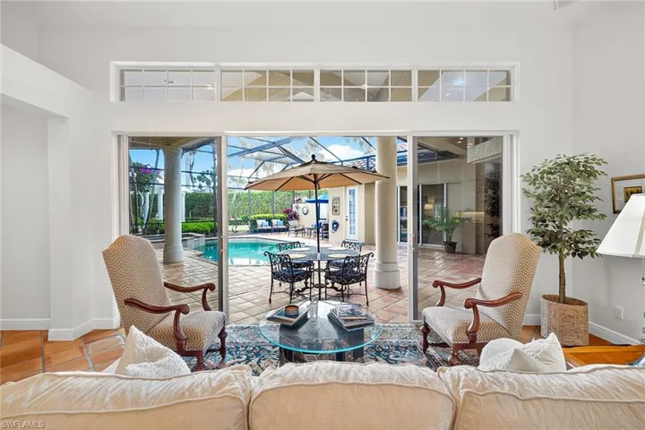 556 Eagle Creek Dr, Naples, Florida 34113