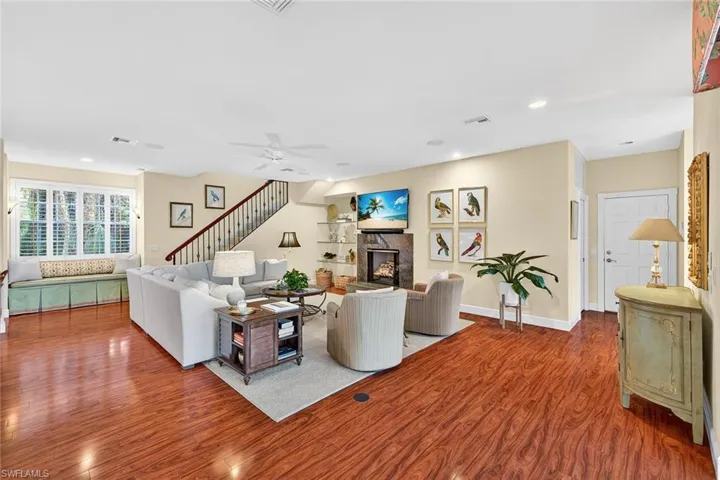 556 Eagle Creek Dr, Naples, Florida 34113