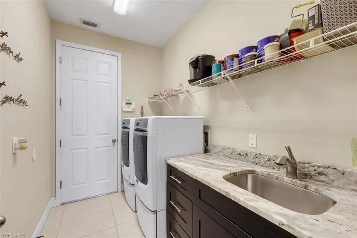 2627 17th Pl, Cape Coral, Florida 33914