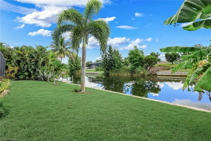 2627 17th Pl, Cape Coral, Florida 33914