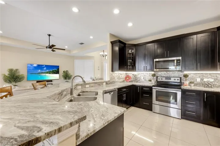 2627 17th Pl, Cape Coral, Florida 33914