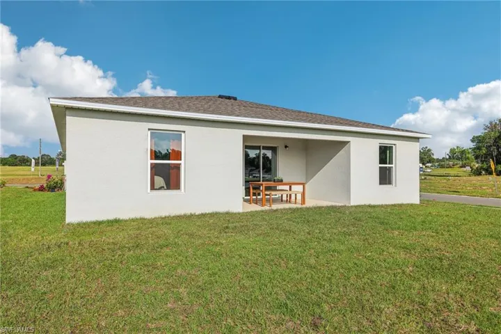 Photos are of a model home or artist rendering; any dimensions listed are approximate and may change. Home aspects and included items may vary and are not intended to form part of any contract or warranty. Home may be virtually staged.
