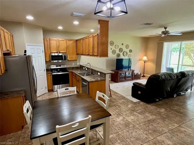 14122 Danpark Loop, Fort Myers, Florida 33912