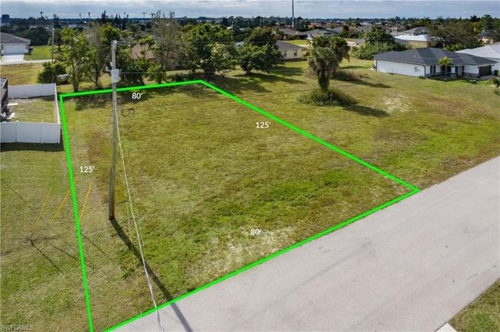 2124 NE 40th TER, CAPE CORAL FL 33909