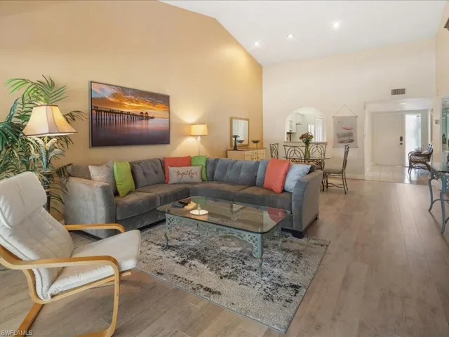 1806 Kings Lake Blvd # 4, Naples Fl 34112